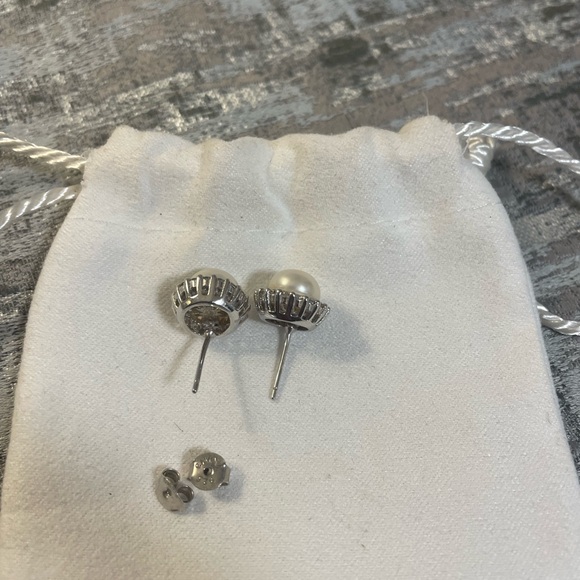 silver pearl zirconia earrings - Picture 2 of 5